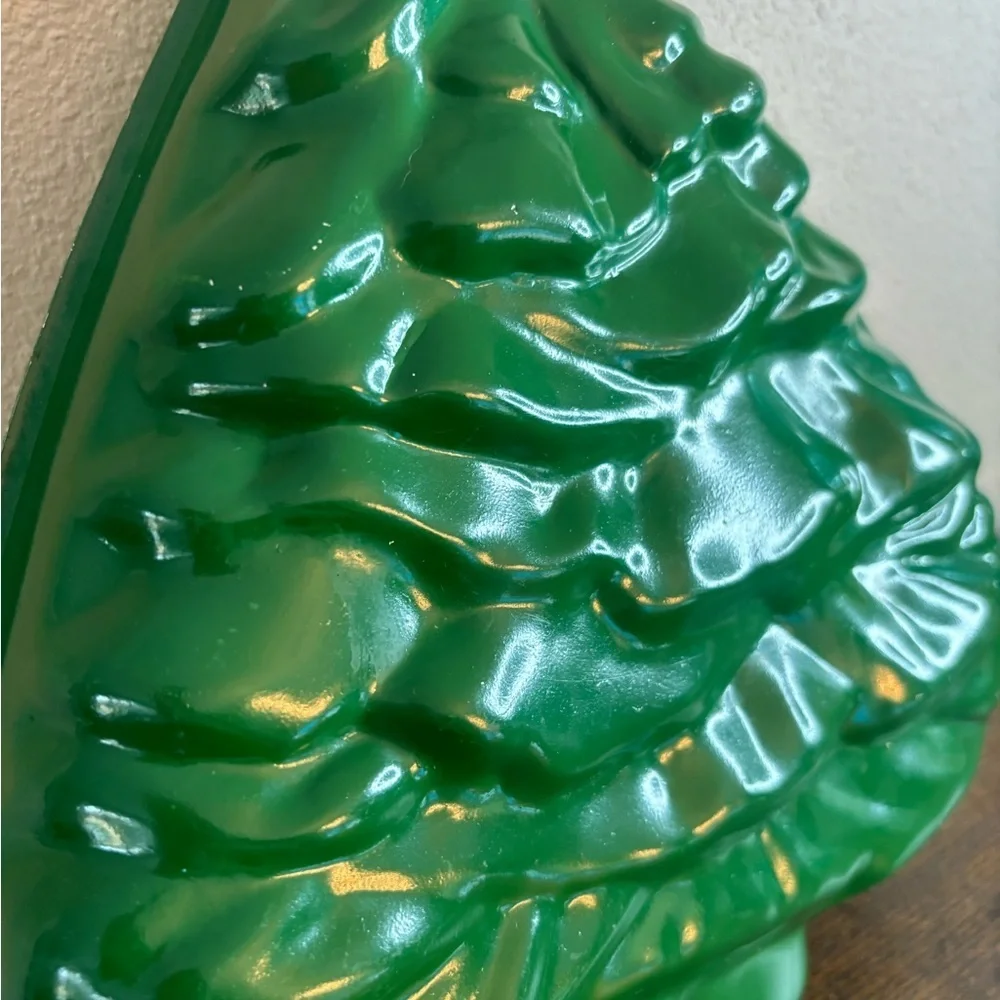 Nordic Ware Christmas Tree Nostalgic Cake Pan Baking Mold.
